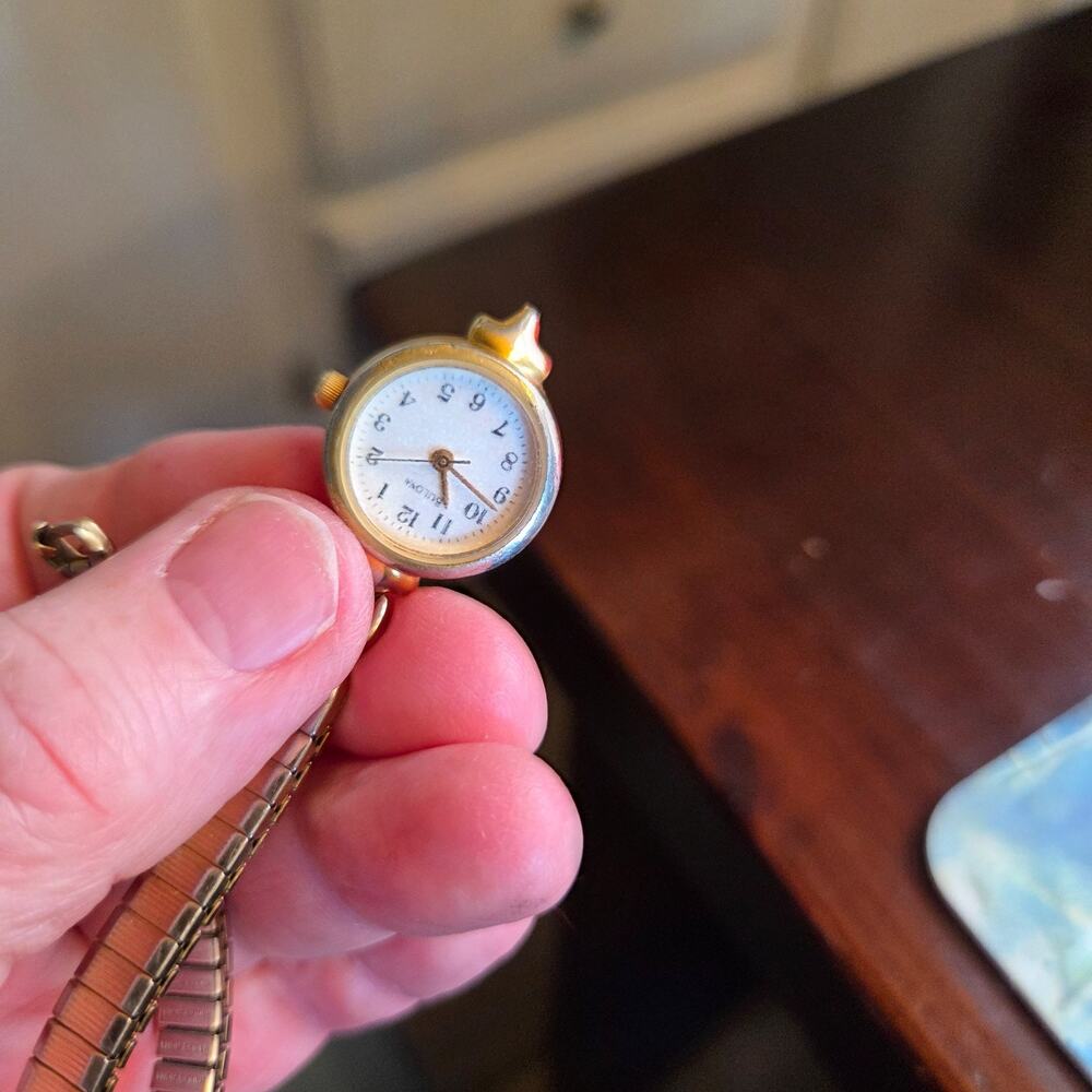 Vintage Bulova Ladies Watch - For Parts or Repair - Broken Clasp & Scuffs